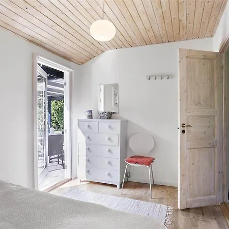 M16012-vaeggerlose-rodegvej-4 * Bøtø By